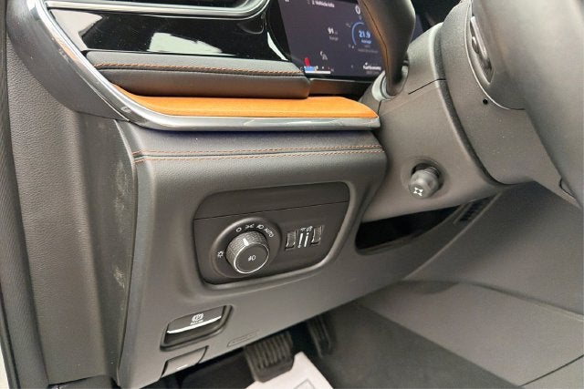 2023 Jeep Grand Cherokee L Summit Reserve