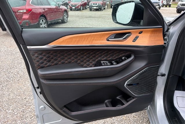 2023 Jeep Grand Cherokee L Summit Reserve