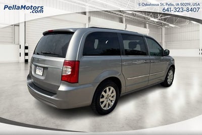 2016 Chrysler Town & Country Touring