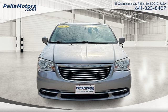 2016 Chrysler Town & Country Touring