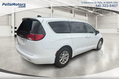 2023 Chrysler Voyager LX