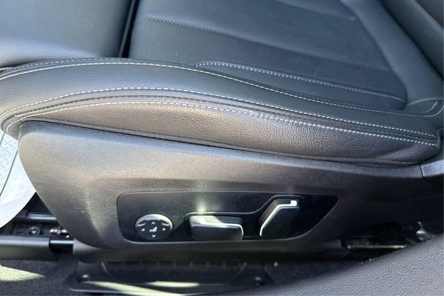 2024 BMW 3 Series 330i