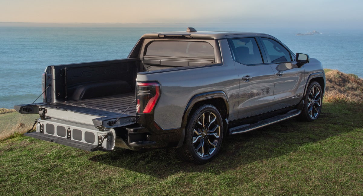 Pella Motors GMC in Pella IA